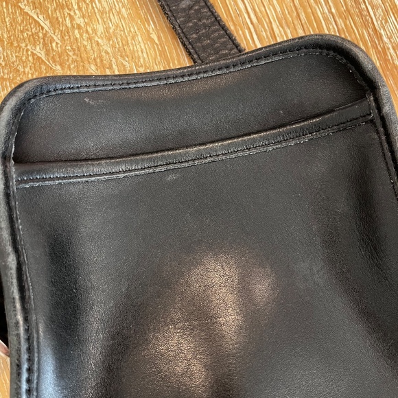 Vintage 90’s Black COACH Leather Legacy North South Camera Crossbody Bag - Picture 4 of 9